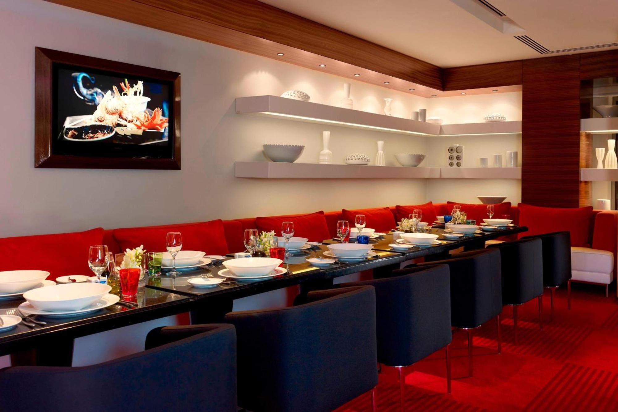 ホテル ル メリディアン アル コバール アル・コバール エクステリア 写真 The interior of the restaurant