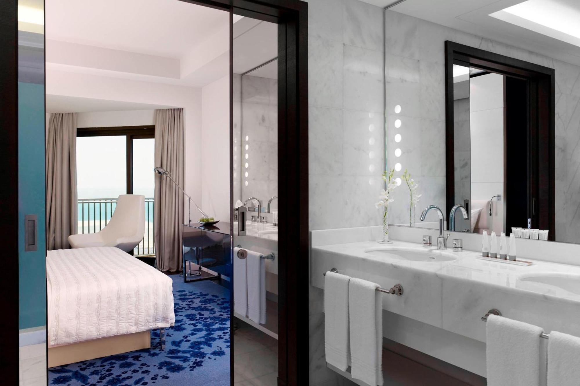 ホテル ル メリディアン アル コバール アル・コバール エクステリア 写真 A guest room at the hotel